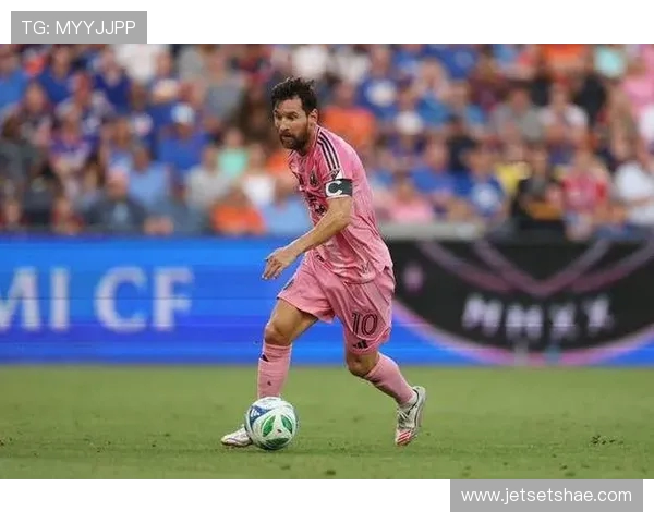 梅西首次用英语发言现场紧张失控一开口就露出慌张神情 梅西首次用英语发言现场紧张失控一开口就露出慌张神情