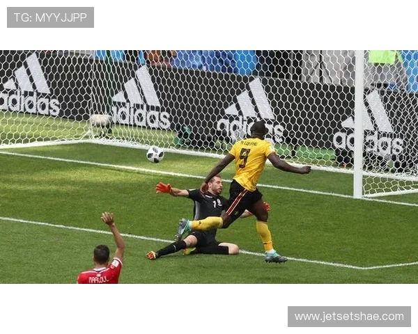 诺伊尔称比朔夫射门实力仅次队友更愿在训练中面对凯恩轰门 诺伊尔称比朔夫射门实力仅次队友更愿在训练中面对凯恩轰门