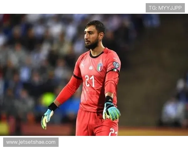 瓜帅回应外界质疑称赞多纳鲁马并非贬低埃德森强调自家门将始终表现出色 瓜帅回应外界质疑称赞多纳鲁马并非贬低埃德森强调自家门将始终表现出色