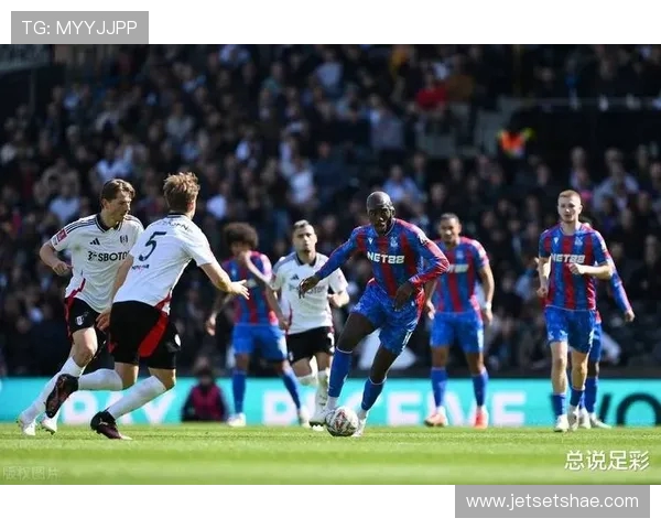 英超官方盛赞水晶宫上一轮火力全开全队围绕核心展开疯狂进攻